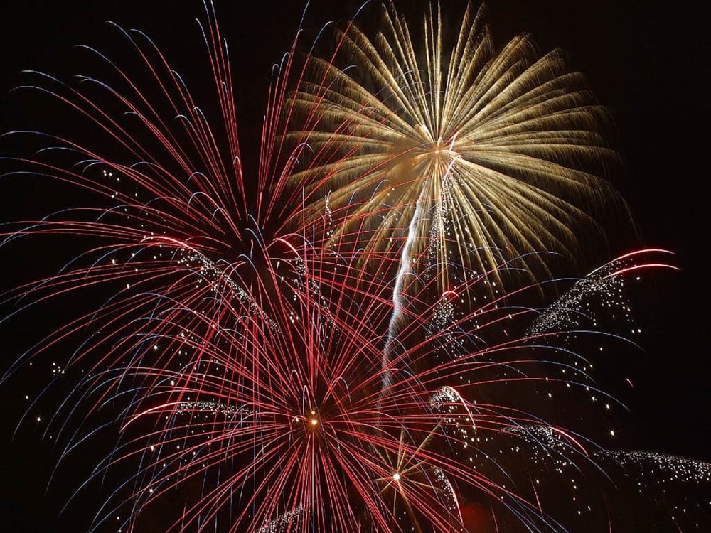 explosion-firework-new-year-s-eve-december-31-1